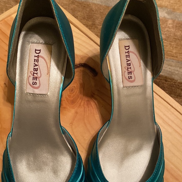 Dyeables Teal Women’s Heels - Picture 2 of 6